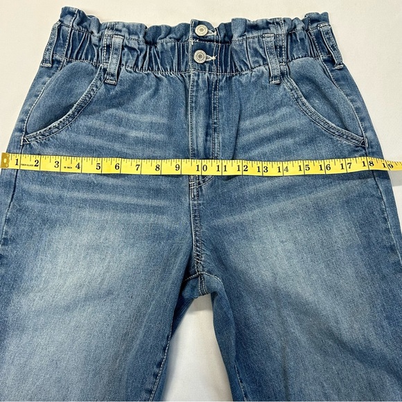 SO Juniors Mom Jean High Rise Size 9 (30x26) Taper Distressed Stretch Med Blue - Picture 8 of 14